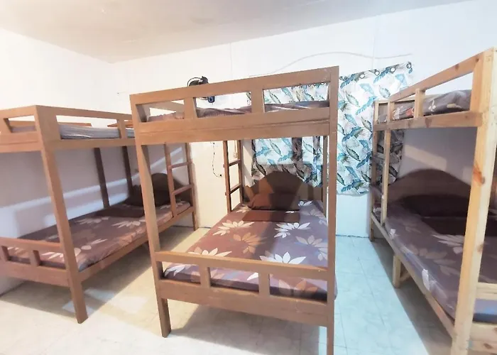 Seaside Hostel Malapascua